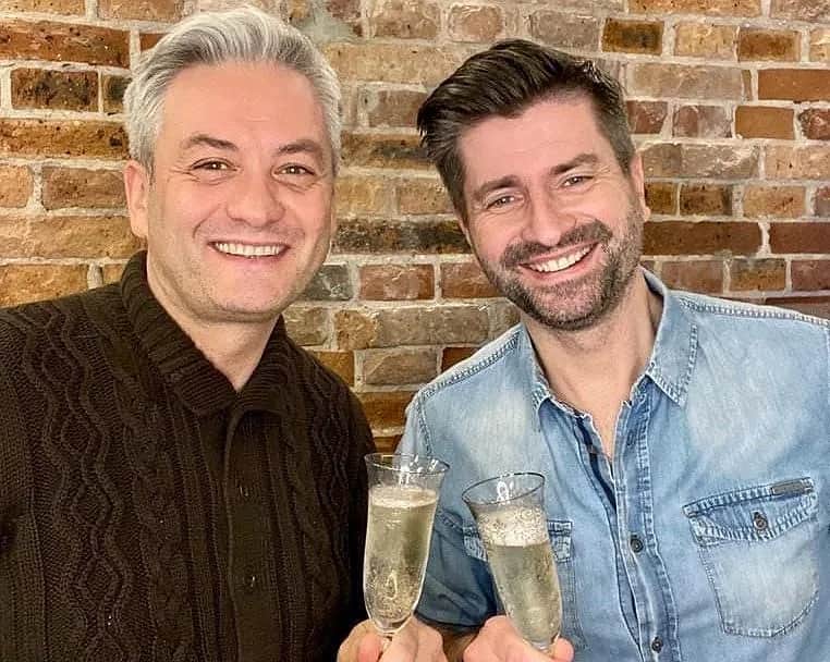 Kim jest partner Biedronia? Zaskakujące fakty o Krzysztofie Śmiszku