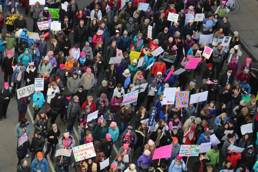 Demokracja ustrój: Jak działa i jakie ma znaczenie dla obywateli