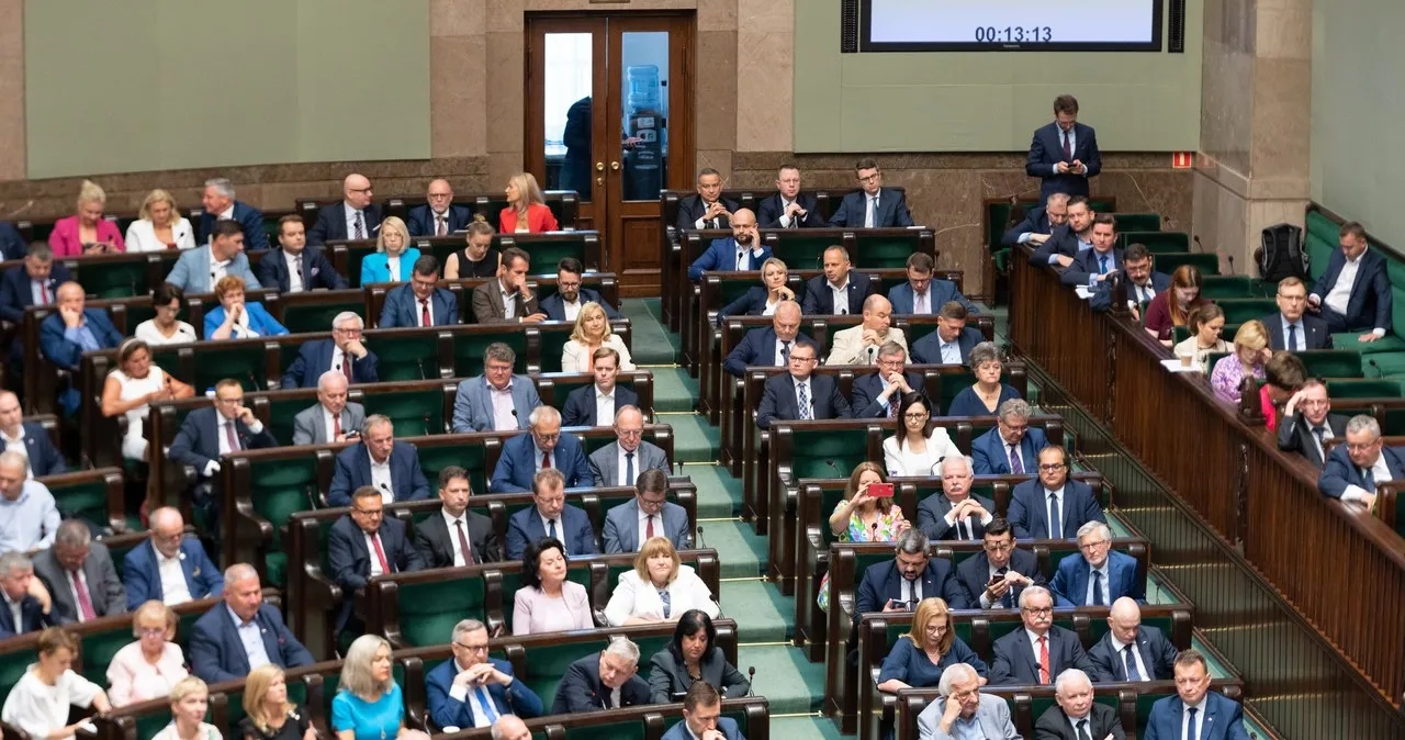 Zjednoczona prawica jakie partię – poznaj skład i zmiany ugrupowań