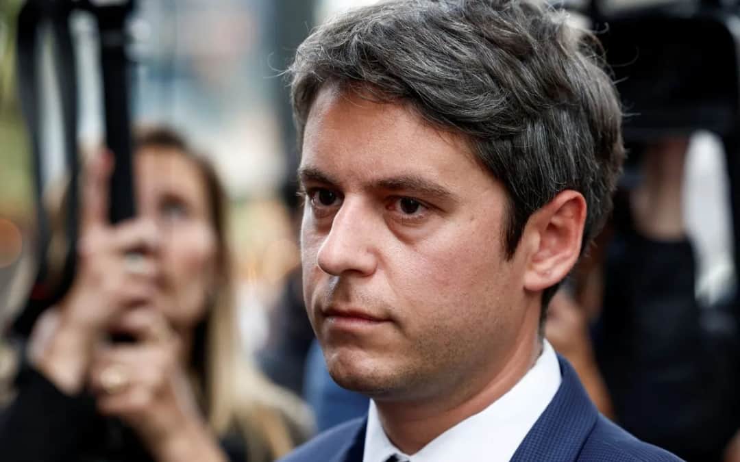 Kto jest prezydentem Francji? Odkryj zaskakujące fakty o Macronie